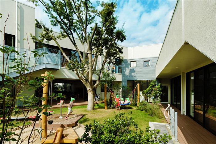 靈動自然的幼兒園中庭裝修設(shè)計(jì)效果圖