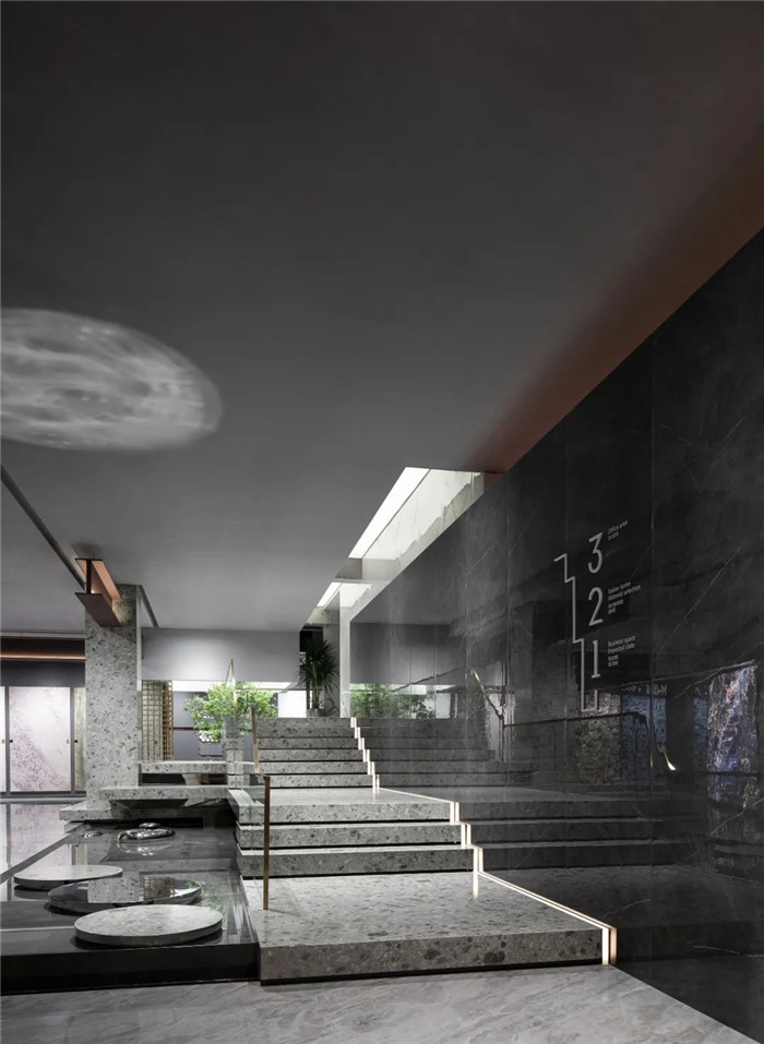 現(xiàn)代藝術(shù)風高端意大利瓷磚展廳兼辦公裝修實景圖
