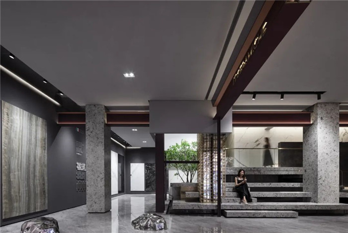 瓷磚展廳裝修設計-現(xiàn)代藝術(shù)風高端意大利瓷磚展廳兼辦公裝修實景圖